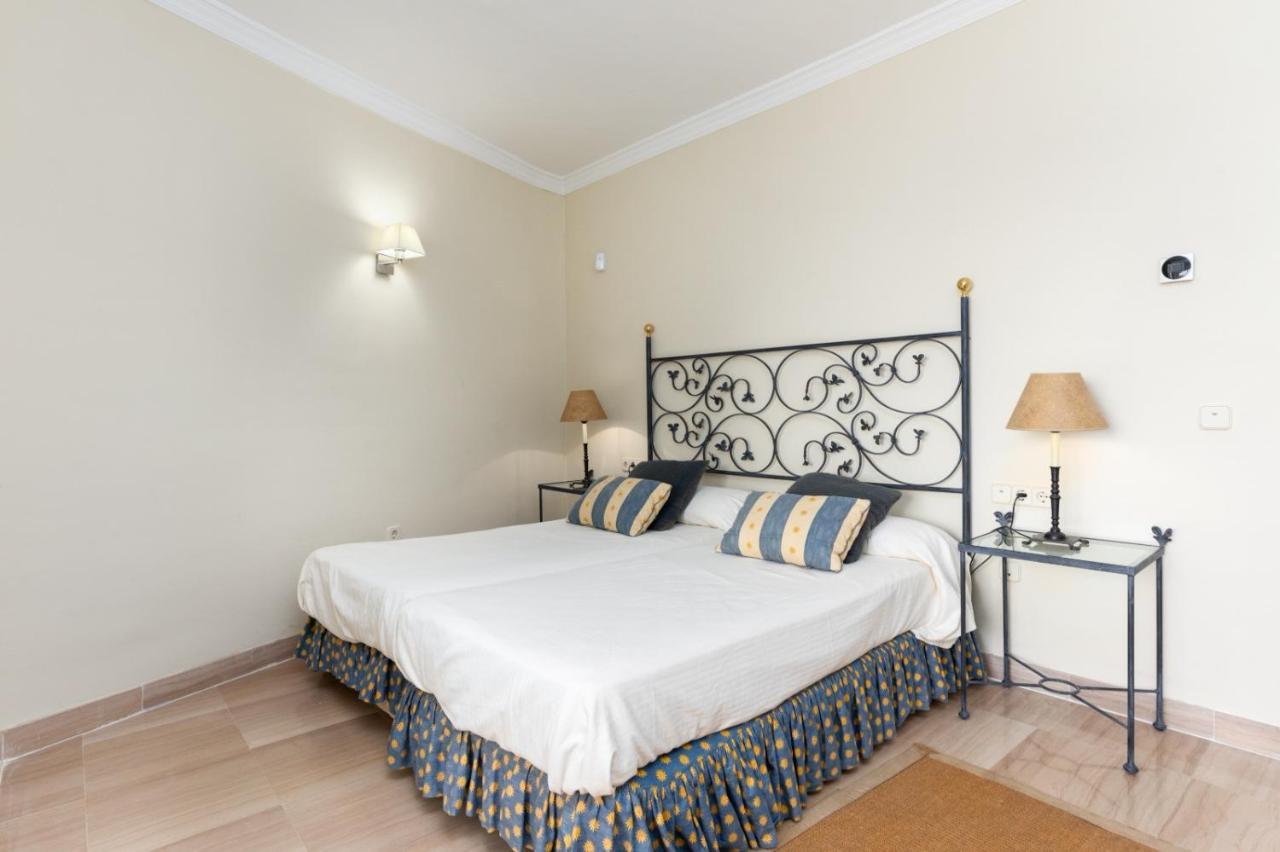 Homeforguest Front Line Beach Apartment In Hacienda Playa 马尔韦利亚 外观 照片